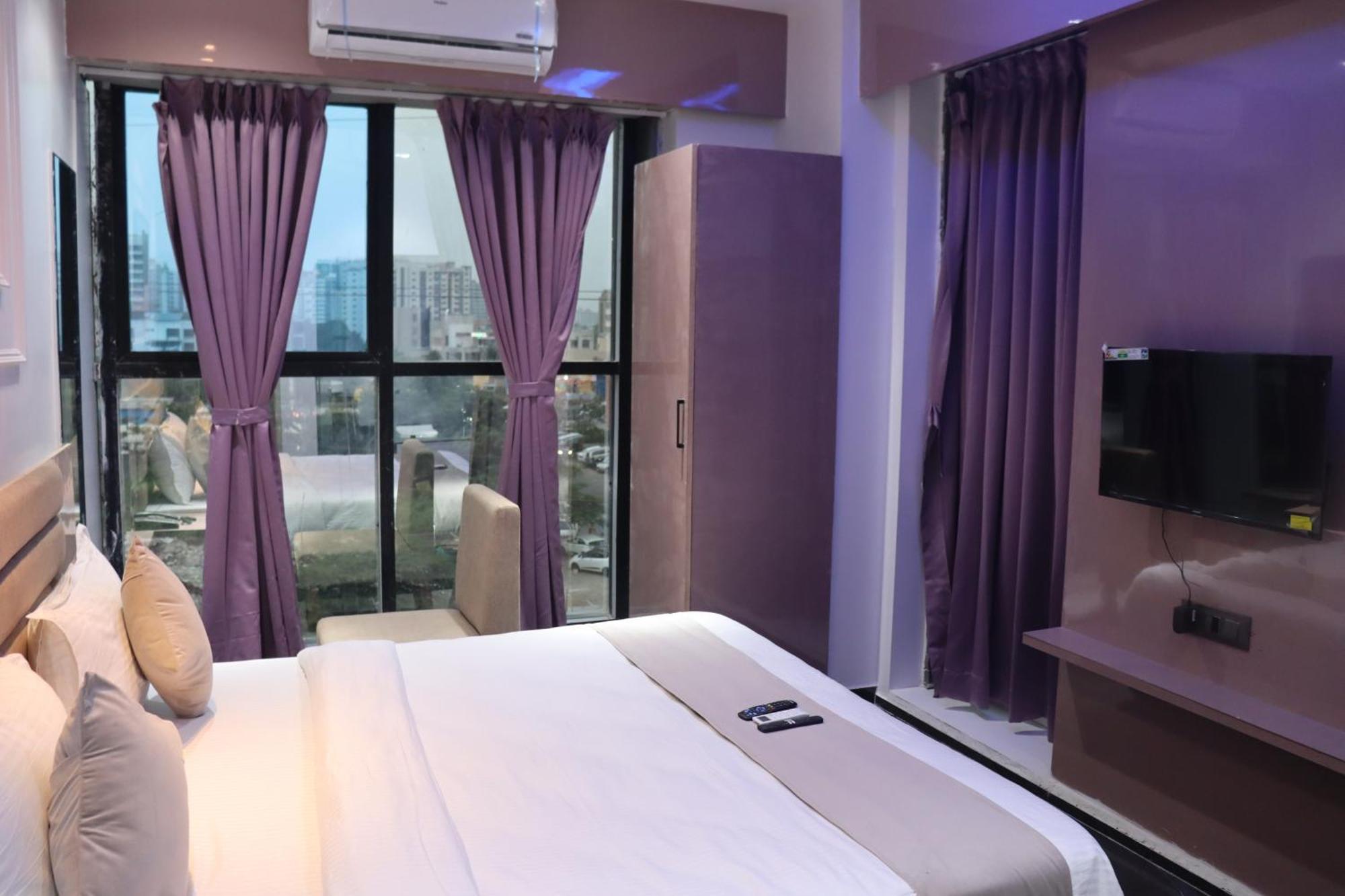 Hotel Czar Inn Surat Buitenkant foto